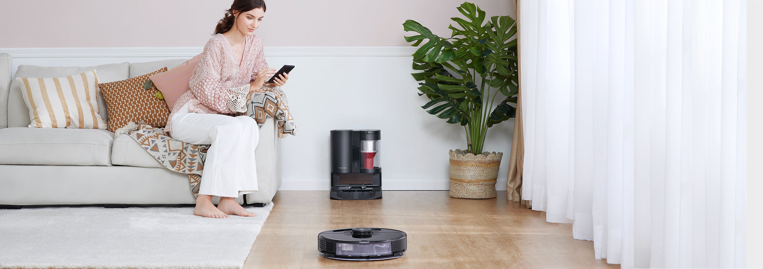 Roborock's intelligent dust collection algorithms adjust emptying based on use Roborock's intelligent dust collection algorithms adjust emptying based on use