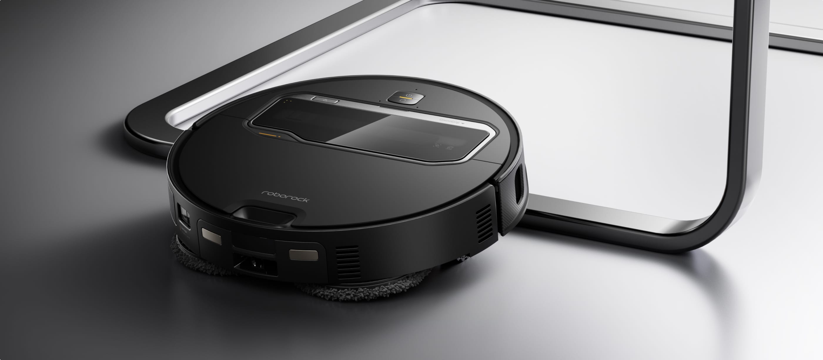 שואב אבק רובוטי SAROS Z70 מבית Roborock