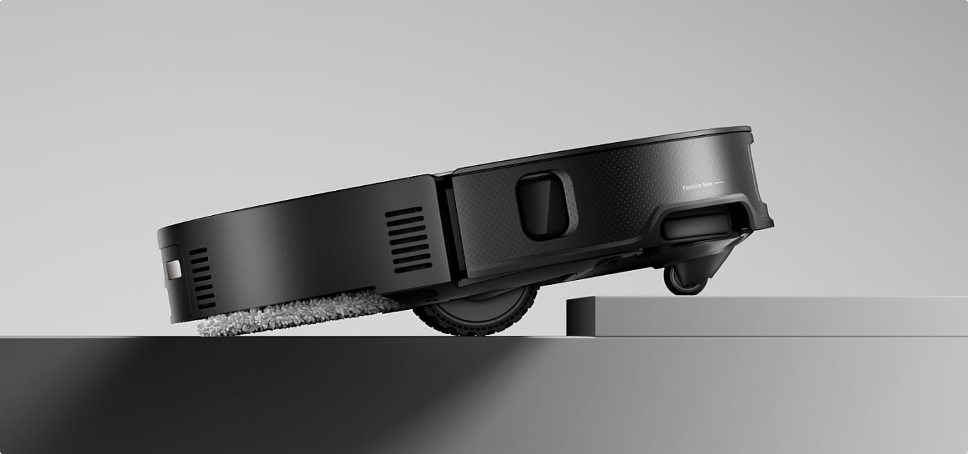 שואב אבק רובוטי SAROS Z70 מבית Roborock